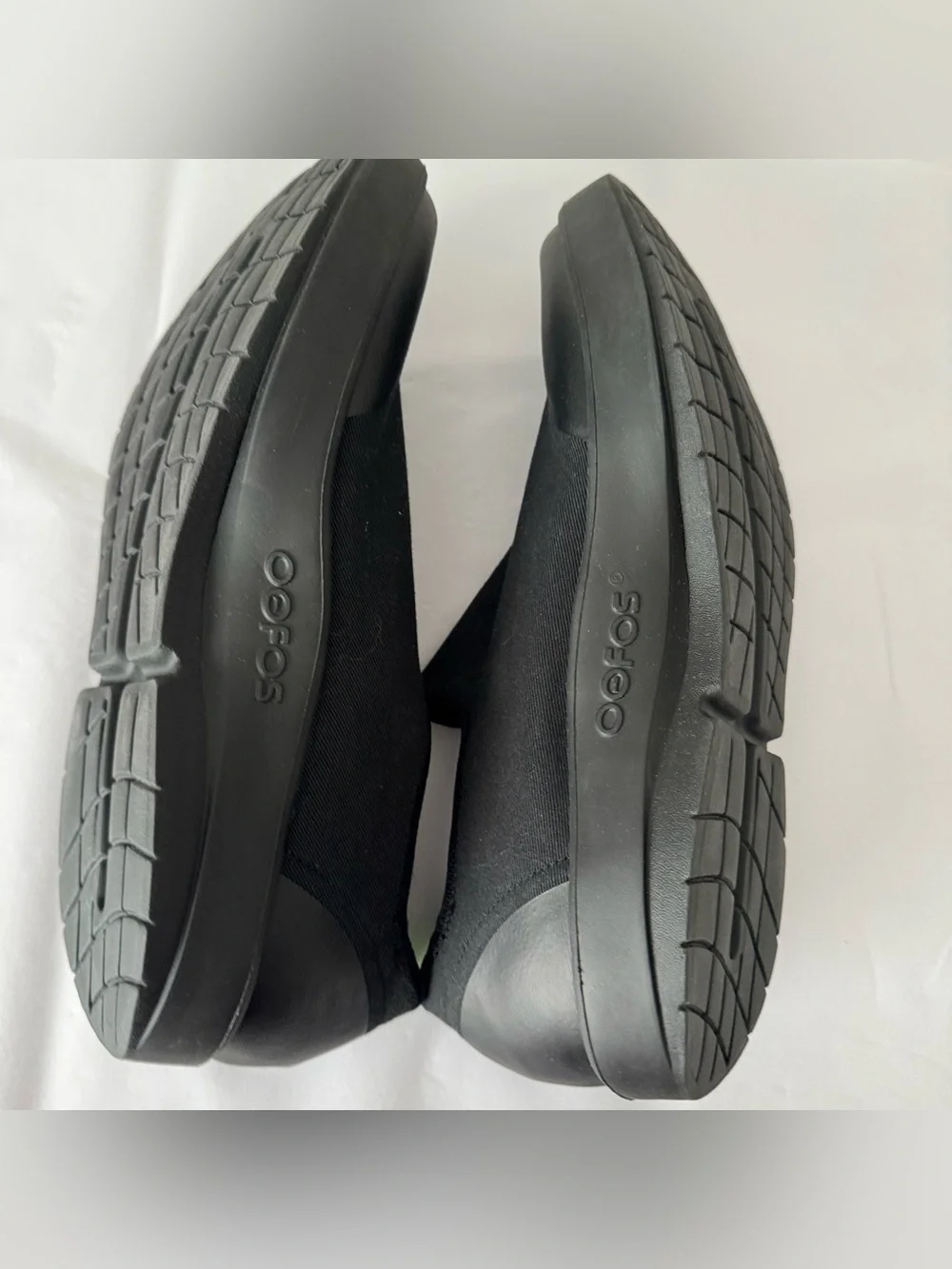 OOFOS Size 12.5 Men’s Slip On Black Sneakers Oomg Black Recovery Shoes US